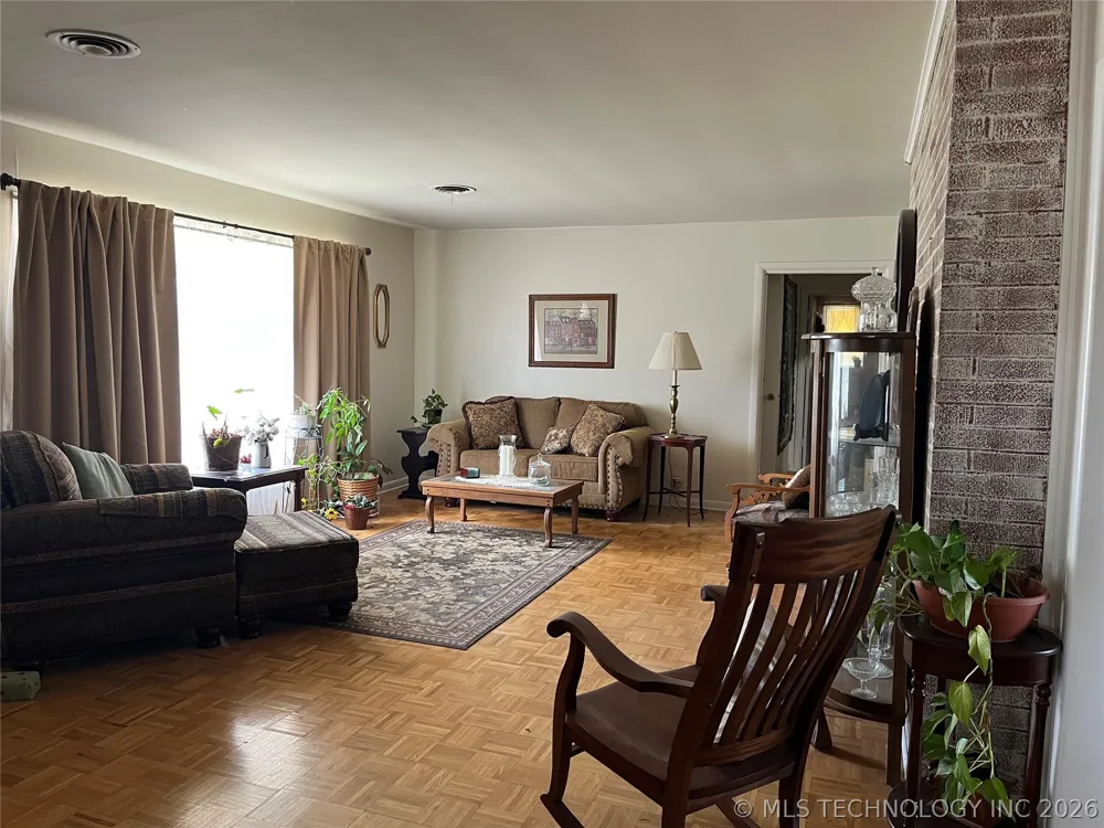201 NW Rose Lane Stigler, OK 74462