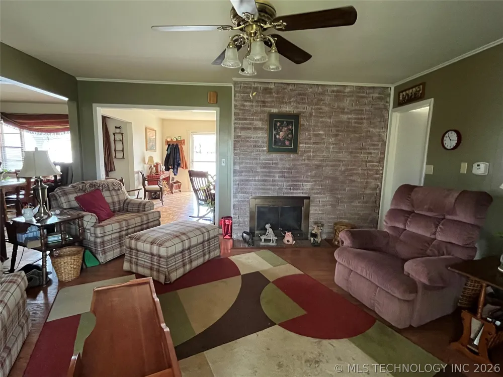 201 NW Rose Lane Stigler, OK 74462