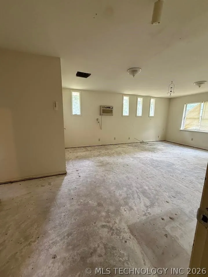 201 NW Rose Lane Stigler, OK 74462
