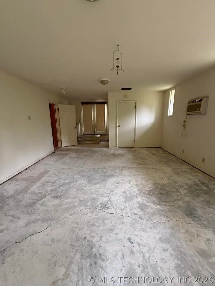 201 NW Rose Lane Stigler, OK 74462