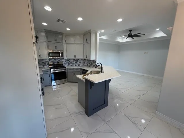686 County Road 3061 Orange Grove, TX 78372