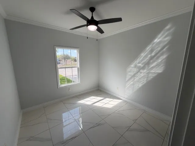 686 County Road 3061 Orange Grove, TX 78372