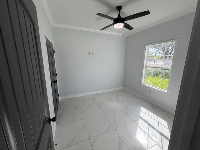 686 County Road 3061 Orange Grove, TX 78372