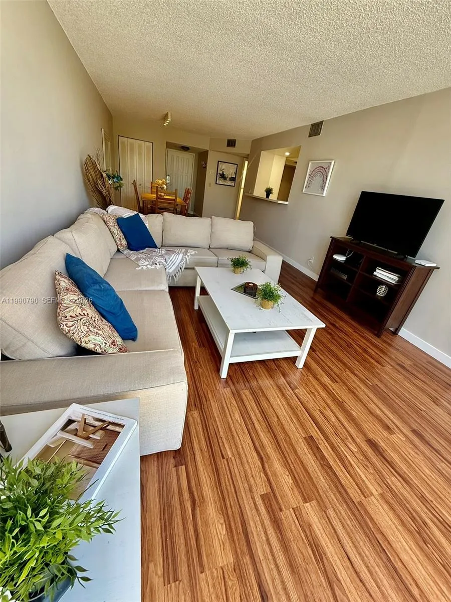 200 Leslie Dr #425 Hallandale Beach, FL 33009