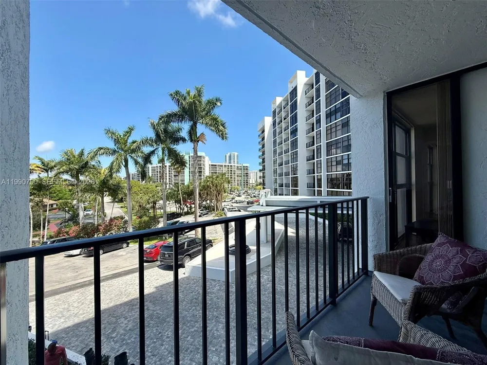 200 Leslie Dr #425 Hallandale Beach, FL 33009