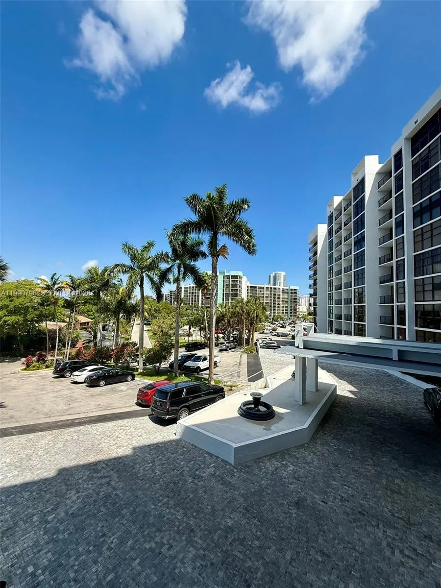 200 Leslie Dr #425 Hallandale Beach, FL 33009