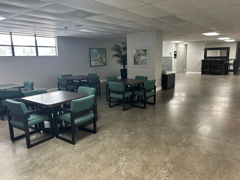 200 Leslie Dr #425 Hallandale Beach, FL 33009