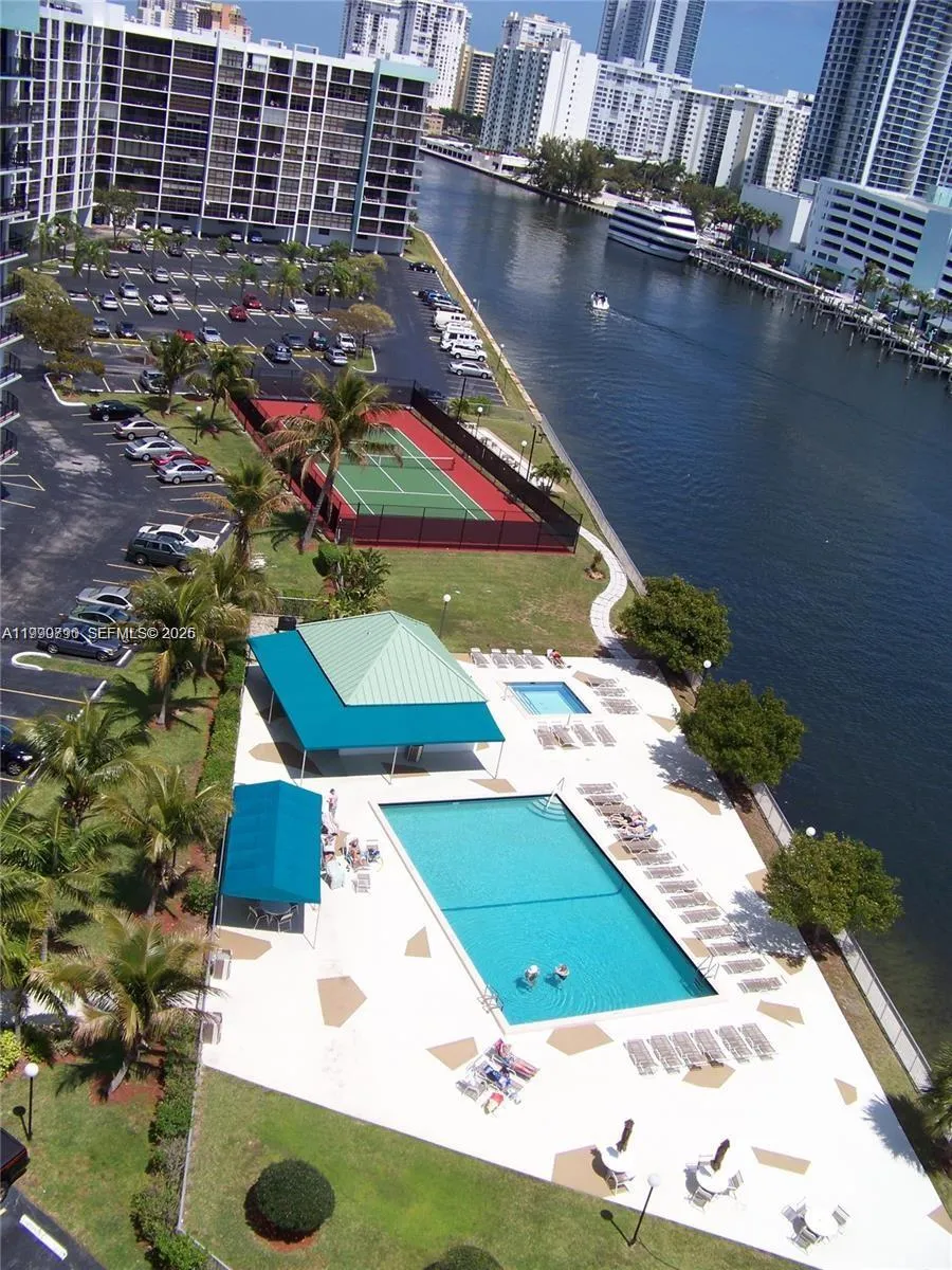 200 Leslie Dr #425 Hallandale Beach, FL 33009