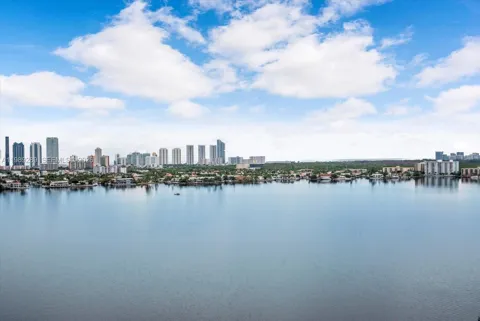 17301 Biscayne Blvd #1010