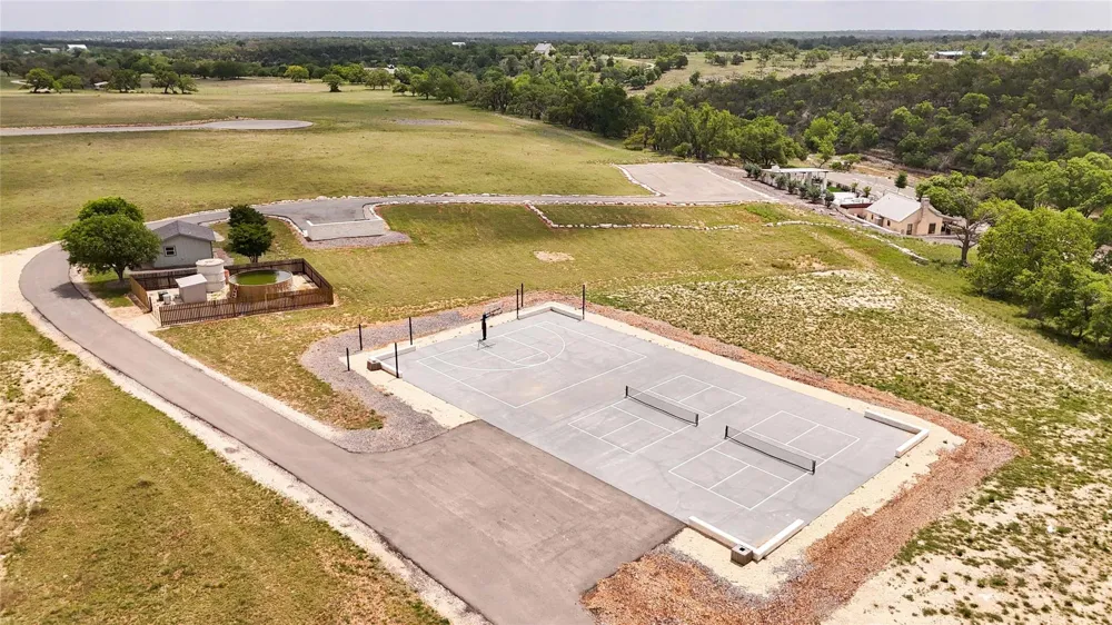 81 Stock Pond Drive Drive Harper, TX 78631