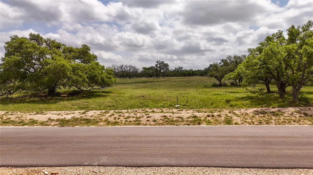 81 Stock Pond Drive Drive Harper, TX 78631