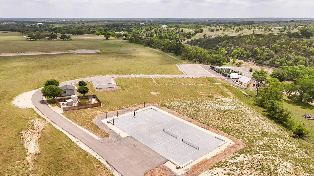 81 Stock Pond Drive Drive Harper, TX 78631