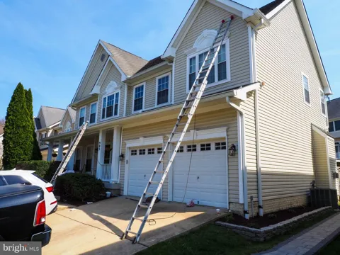 905 GUNNISON COURT
