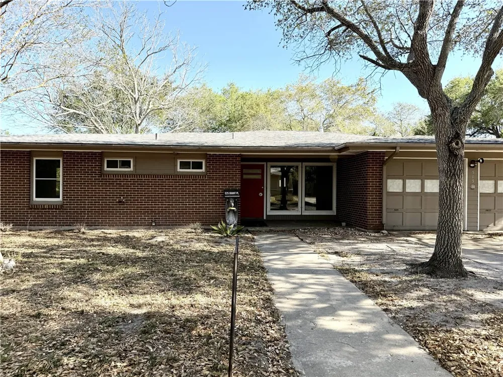 525 Grant Place Corpus Christi, TX 78411