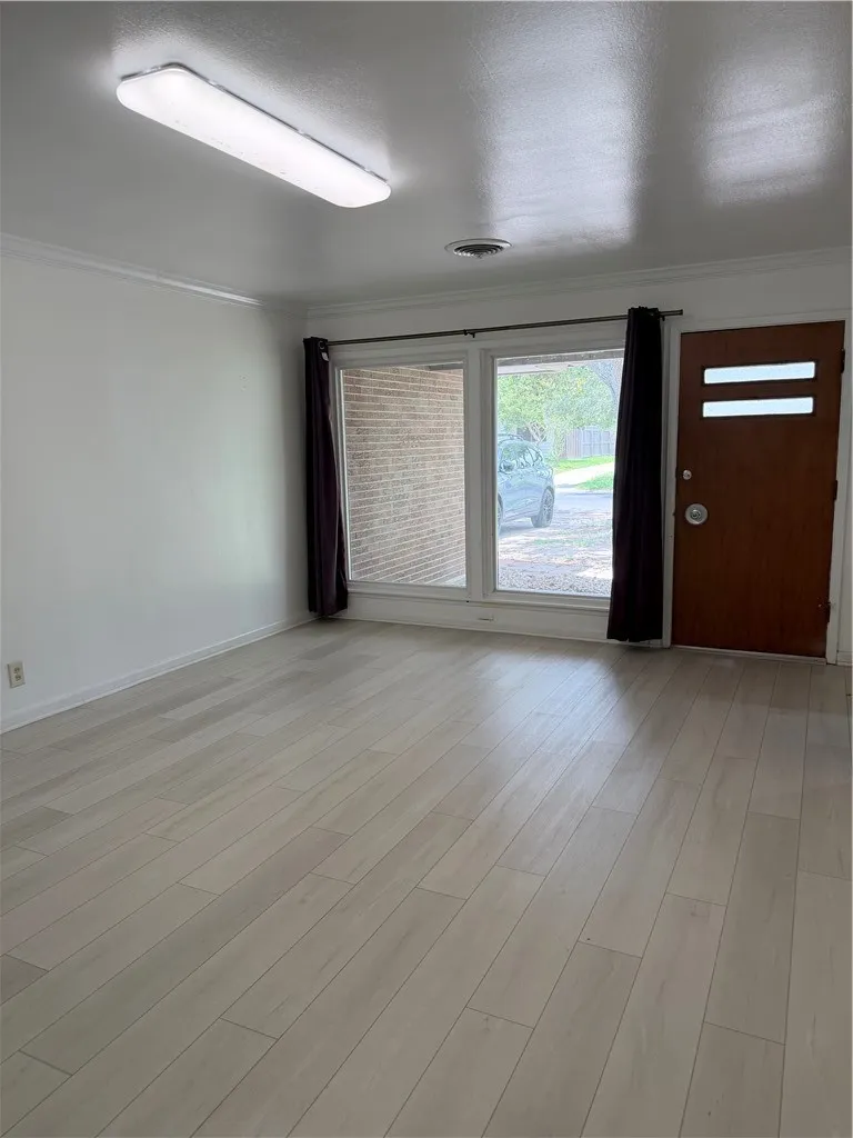 525 Grant Place Corpus Christi, TX 78411