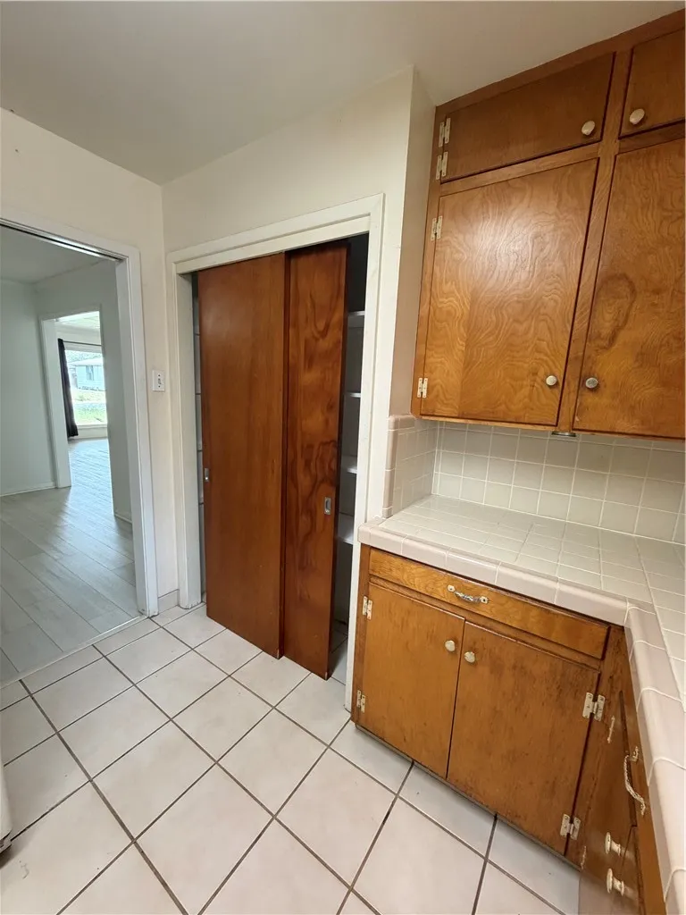 525 Grant Place Corpus Christi, TX 78411