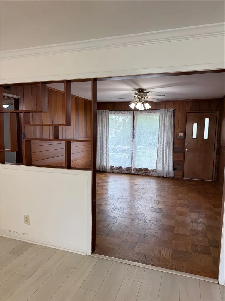 525 Grant Place Corpus Christi, TX 78411