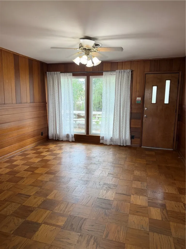 525 Grant Place Corpus Christi, TX 78411