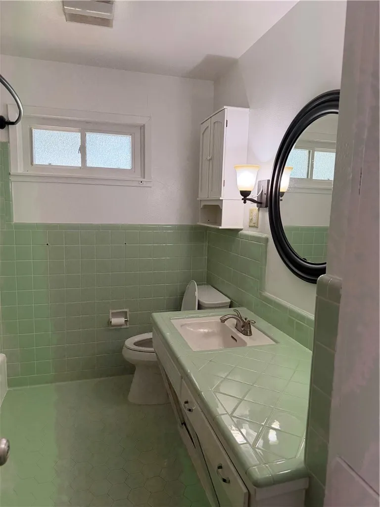 525 Grant Place Corpus Christi, TX 78411