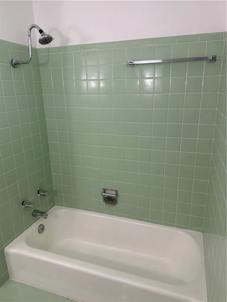 525 Grant Place Corpus Christi, TX 78411