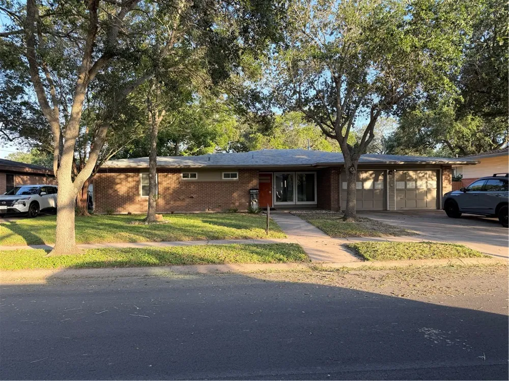 525 Grant Place Corpus Christi, TX 78411