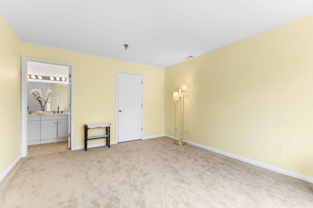 9475 Lakeside Drive Ypsilanti Charter Township, MI 48197