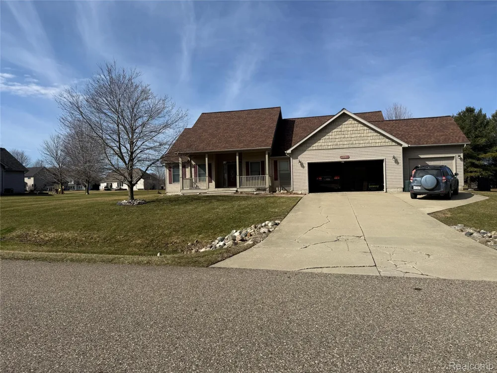 2097 Whispering Waters Pass Clayton Charter Township, MI 48433