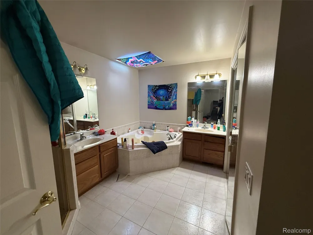 2097 Whispering Waters Pass Clayton Charter Township, MI 48433