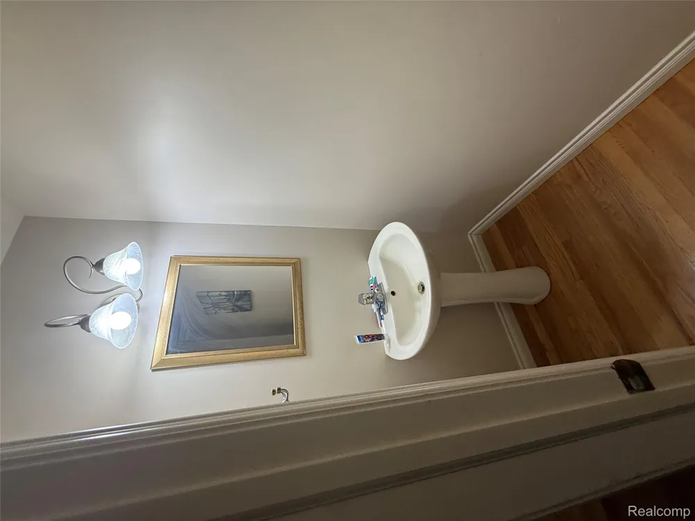 2097 Whispering Waters Pass Clayton Charter Township, MI 48433