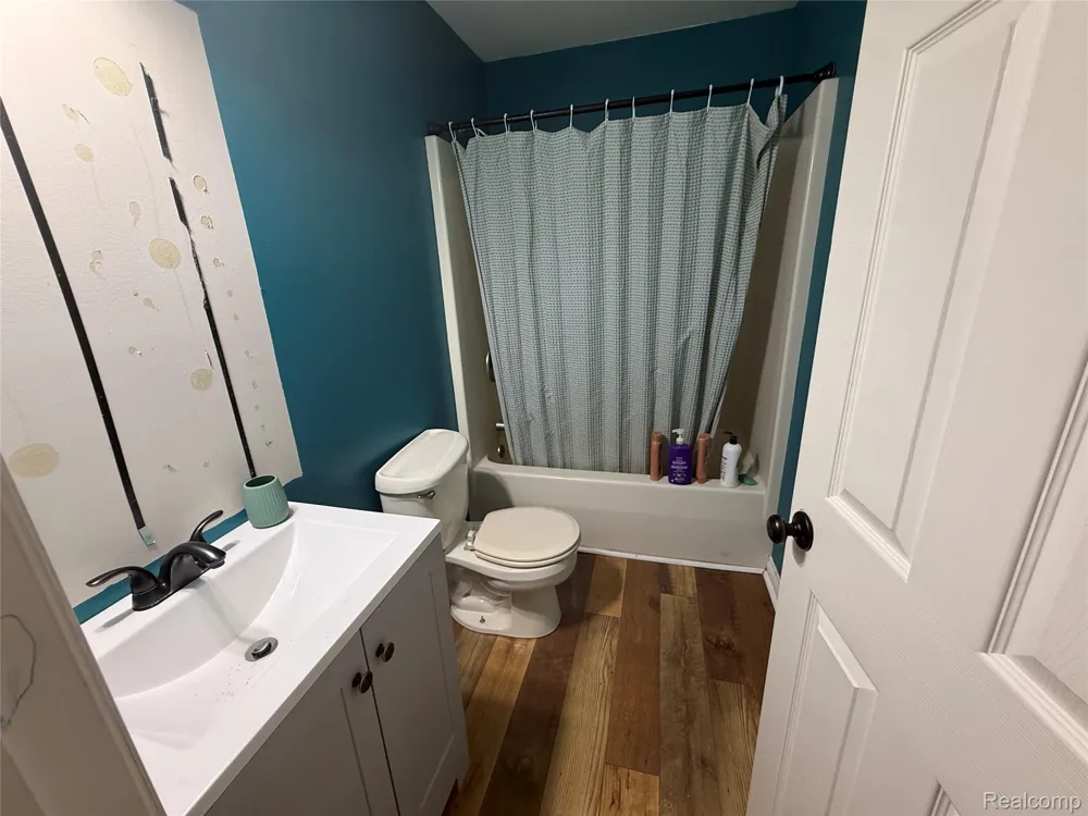 2097 Whispering Waters Pass Clayton Charter Township, MI 48433