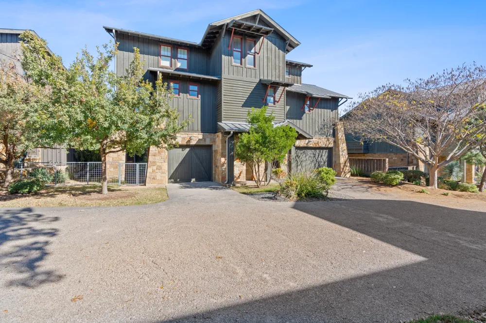 2208 Seabiscuit Cove #133 Spicewood, TX 78669