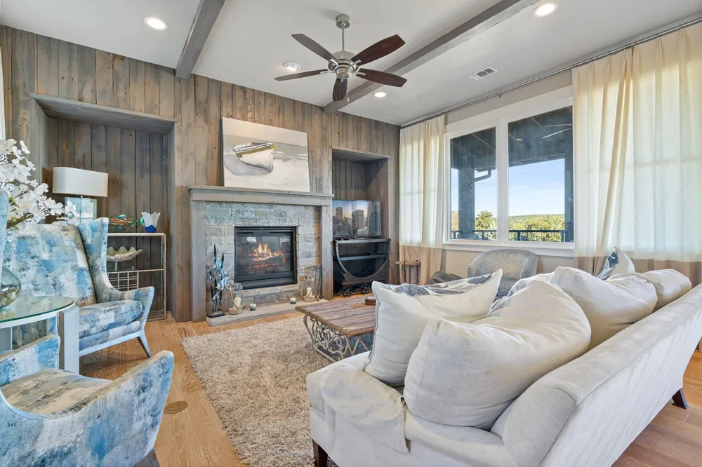 2208 Seabiscuit Cove #133 Spicewood, TX 78669