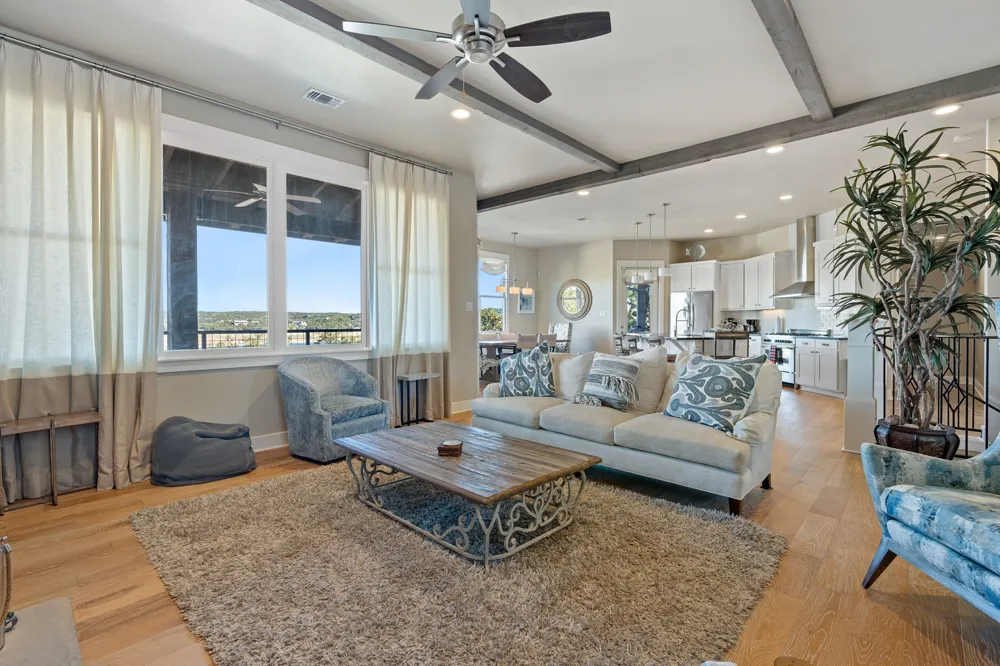 2208 Seabiscuit Cove #133 Spicewood, TX 78669