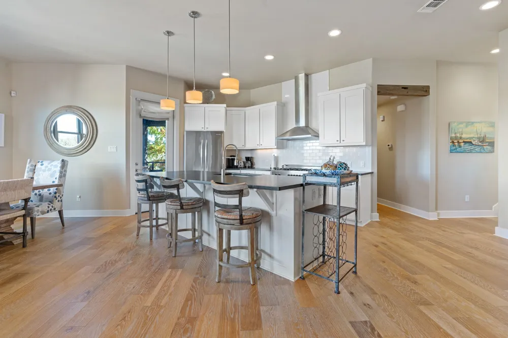 2208 Seabiscuit Cove #133 Spicewood, TX 78669