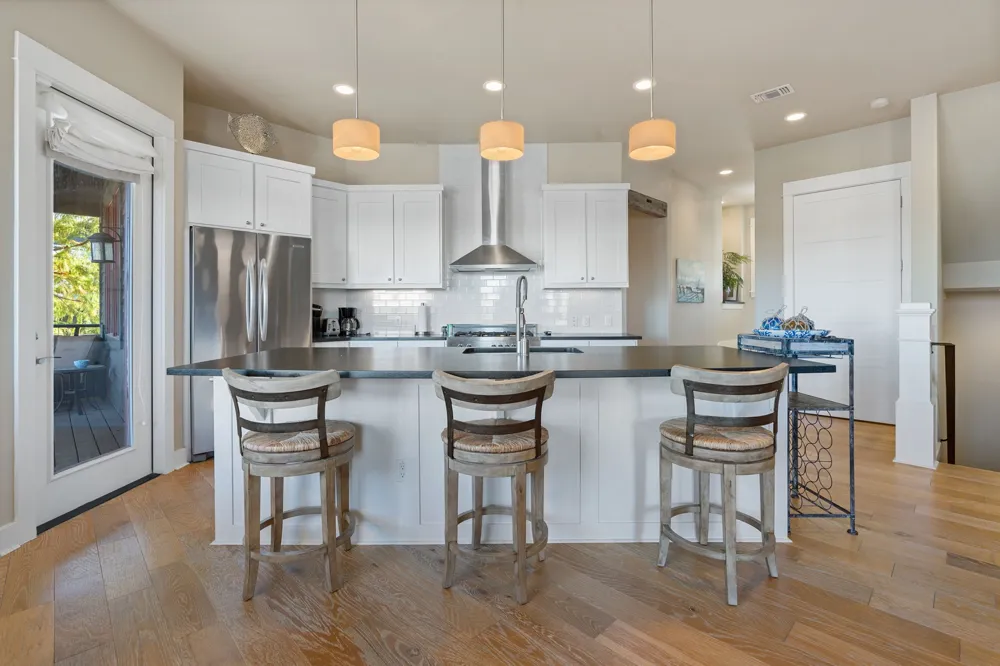 2208 Seabiscuit Cove #133 Spicewood, TX 78669