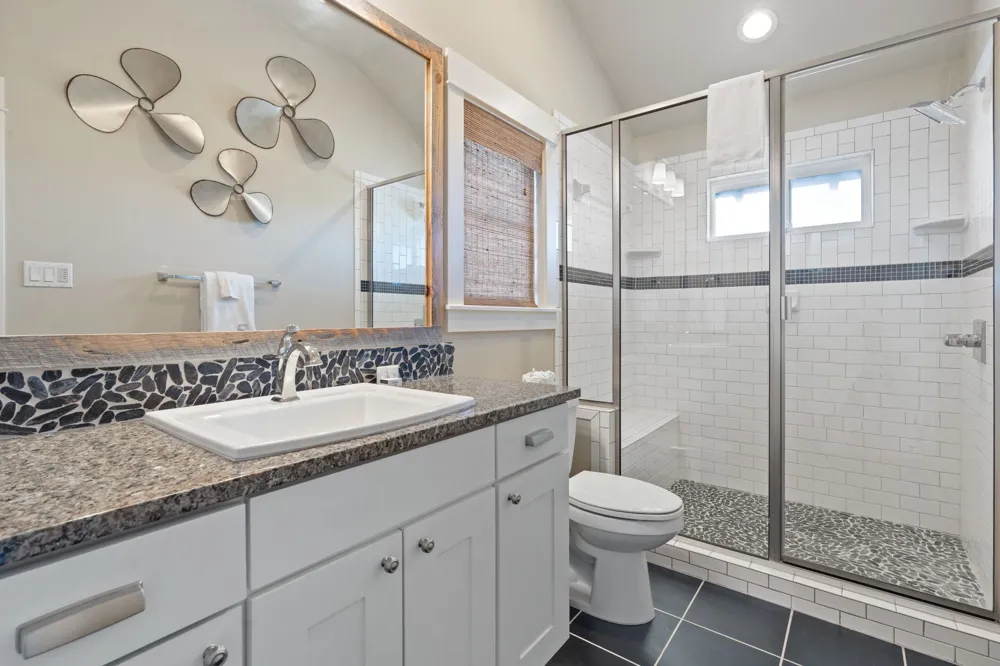 2208 Seabiscuit Cove #133 Spicewood, TX 78669