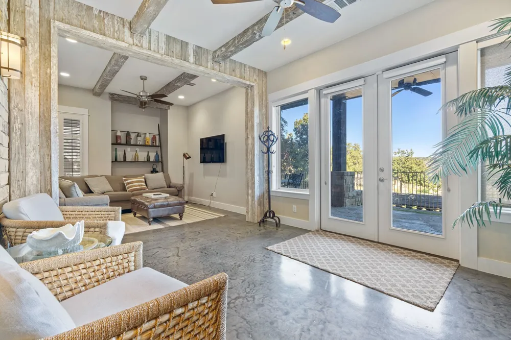 2208 Seabiscuit Cove #133 Spicewood, TX 78669