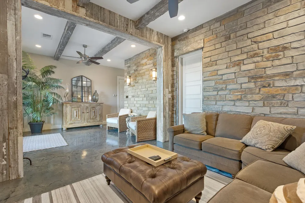 2208 Seabiscuit Cove #133 Spicewood, TX 78669