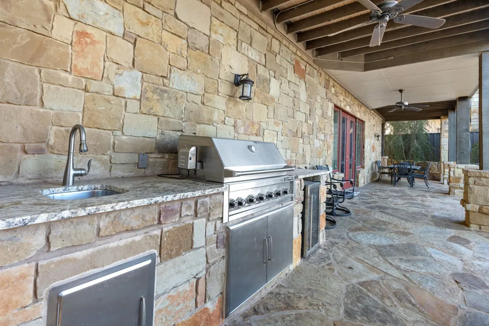 2208 Seabiscuit Cove #133 Spicewood, TX 78669