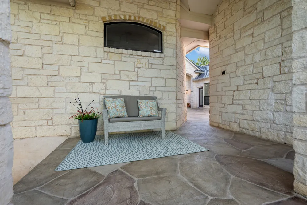 181 Whitney Run Buda, TX 78610