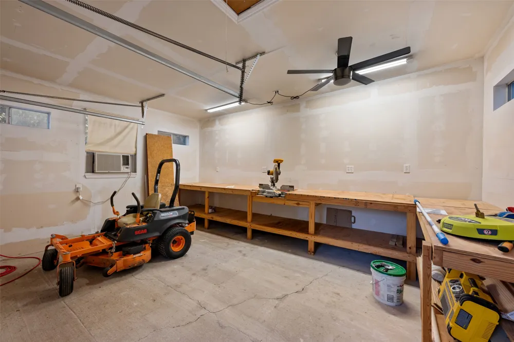181 Whitney Run Buda, TX 78610