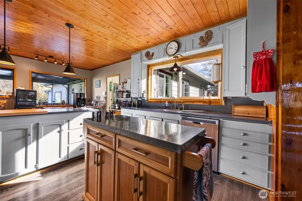 471 Barr Road Grays River, WA 98621