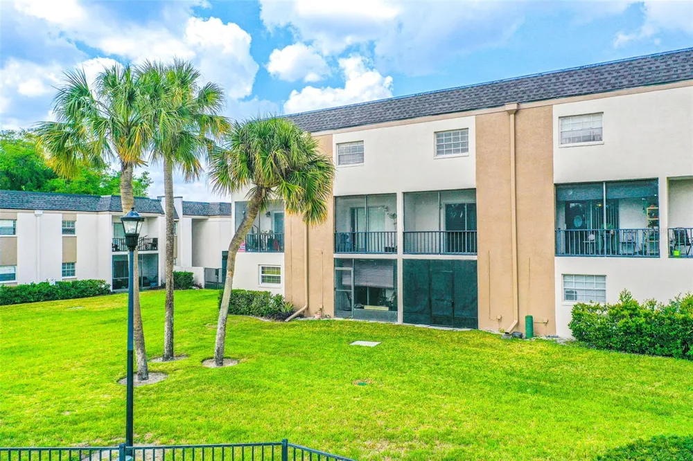 709 RUSSELL LANE #222 Brandon, FL 33510