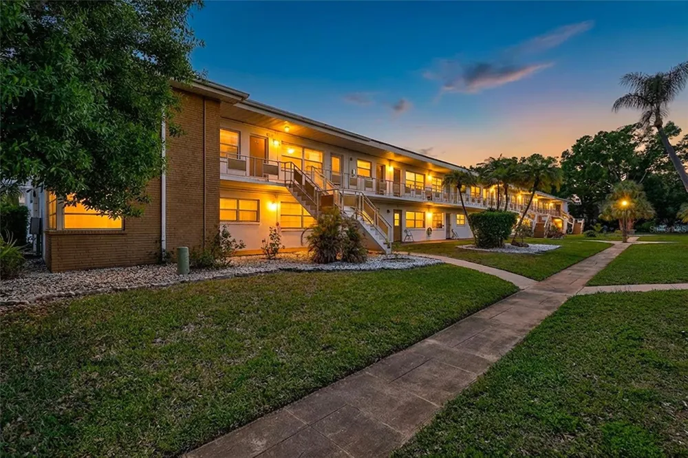 5940 21ST STREET #11 St Petersburg, FL 33714
