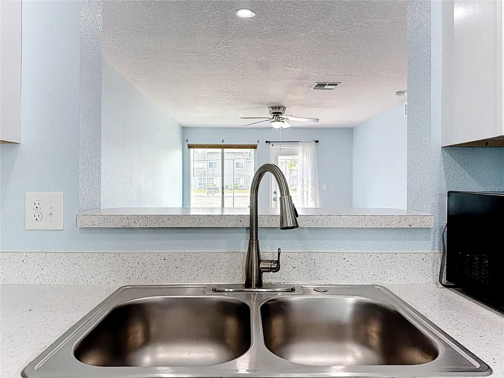 2260 GRENWICH AVENUE #2260 Orlando, FL 32817