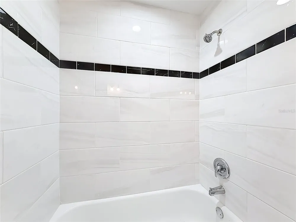 2260 GRENWICH AVENUE #2260 Orlando, FL 32817