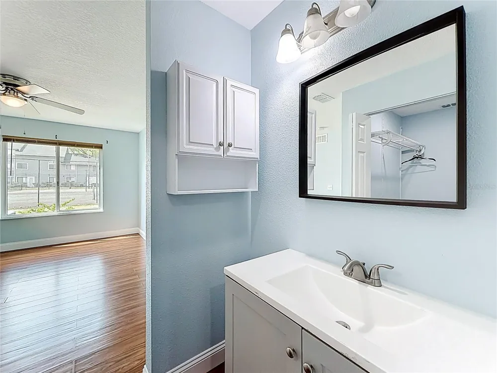 2260 GRENWICH AVENUE #2260 Orlando, FL 32817