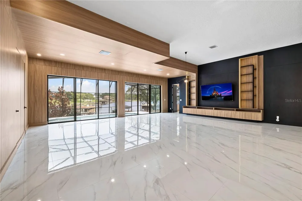 812 JOHNS POINT DRIVE Oakland, FL 34787