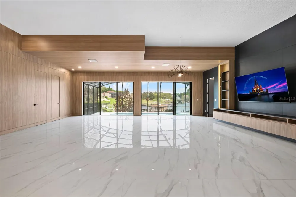 812 JOHNS POINT DRIVE Oakland, FL 34787