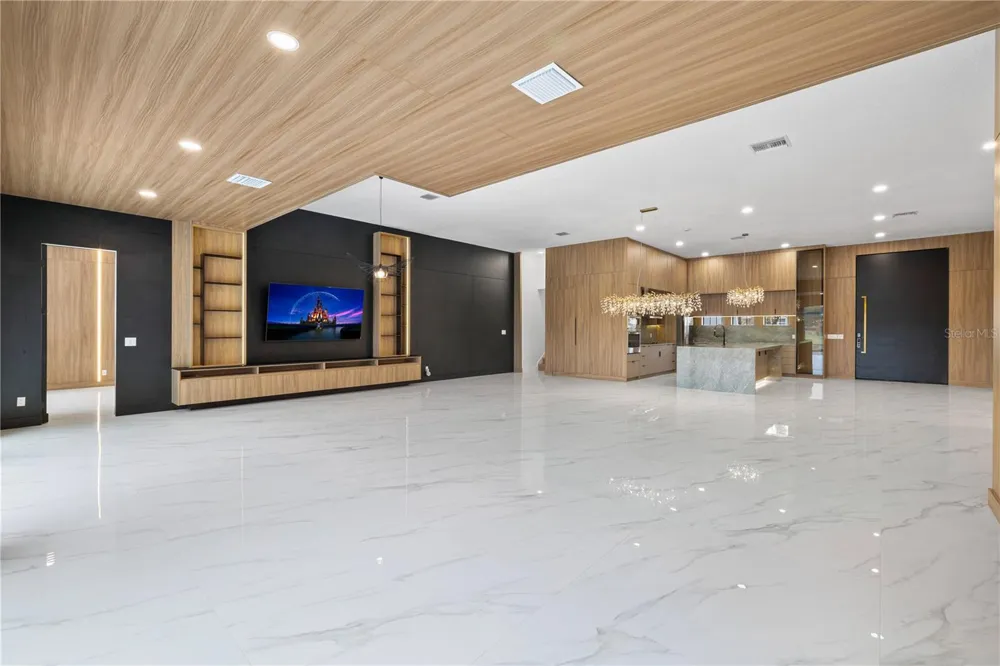 812 JOHNS POINT DRIVE Oakland, FL 34787